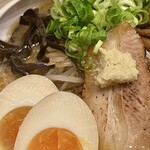 札幌麺屋一馬 - 味玉追加