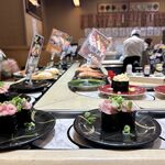 磯寿司 くるくる丸 - レーン