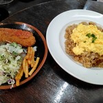 なんじゃろ - オムライスにカボチャコロッケを追加！