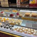 アンリ・シャルパンティエ - 料理写真: