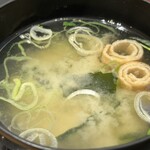 回転寿司とらふぐ 本店 - ファミリーセットの味噌汁