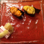 伊勢鮨 - 握り ムラサキ雲丹 馬糞雲丹