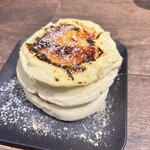 カフェロブ ドンマンジョーネ - 3段のパンケーキ