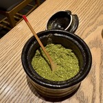 登亭 - 鮮やかな山椒は彩りと味のアクセントを加えてくれます