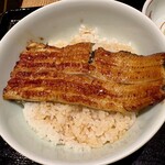 登亭 - 半身とはいえ大ぶりのうなぎ