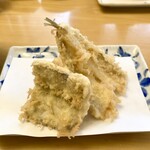 天ぷら よこい - ●二皿目
      ・鱧
      ・鱚
      ・太刀魚