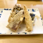 天ぷら よこい - ●三皿目
      ・舞茸
      ・ヤングコーン
      ・さつまいも
      ・なす