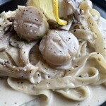 HAUT - 帆立と舞茸のクリームパスタ（1,350円）