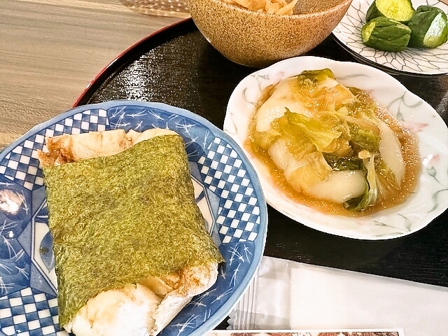 もち月茶屋 - 杉田（おにぎり）の写真