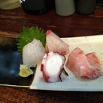 囲坊主 - 刺盛り（平目、タコ、縞鯵、金目鯛）