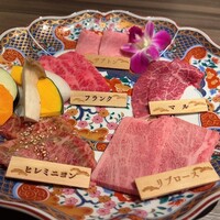 極上松阪牛 牛追道中 - 特選松阪牛 希少5種盛 焼肉セット7480円