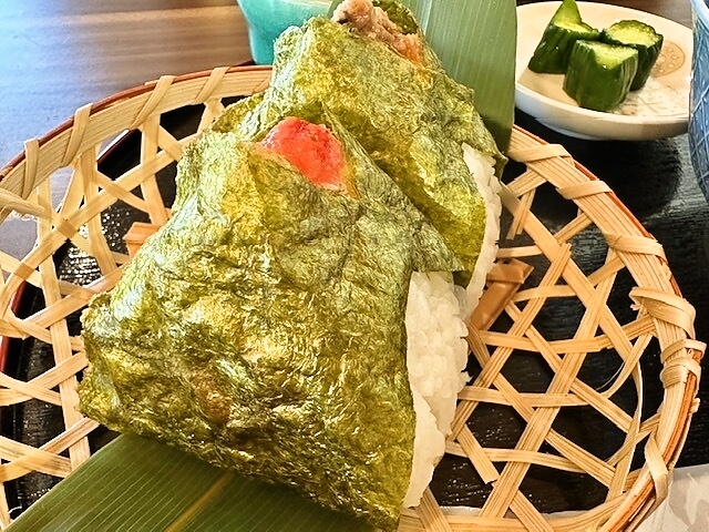 もち月茶屋 - 杉田（おにぎり）の写真