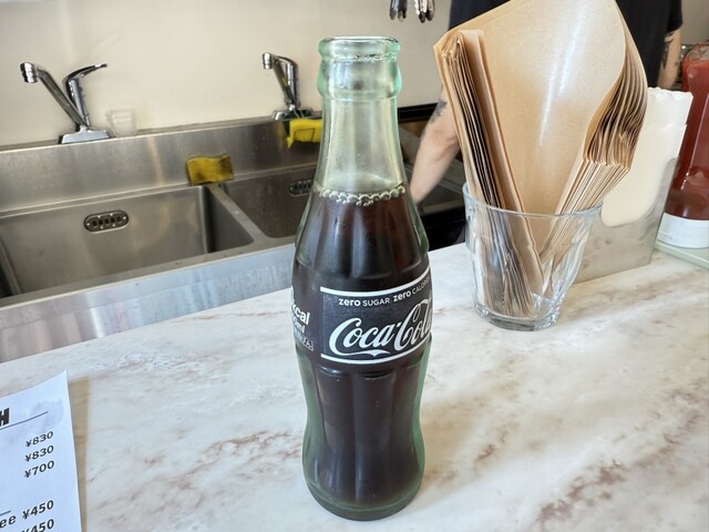 THE BULLITT STAND photo 3