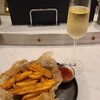 ワイン食堂 ヒノマル - お料理①黒トリュフ香るフレンチフライ(税込429円)
幅広なフレンチフライドポテト、トリュフ塩掛け
お酒①オールラウンダー(税込429円)
葡萄品種:マカベオ、チャレロ パレジャーダ