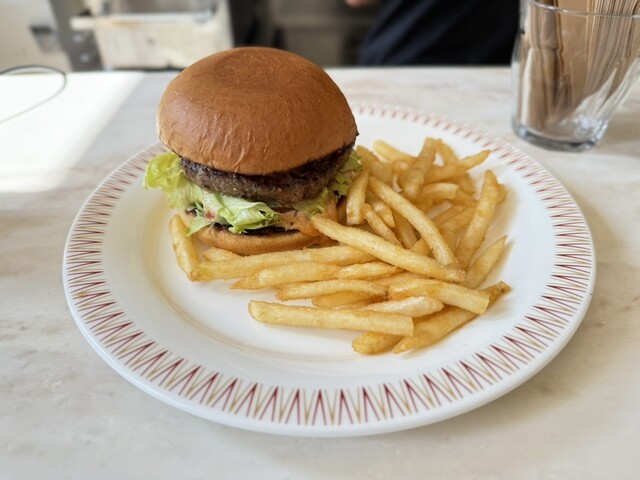 THE BULLITT STAND photo 2