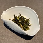 茶禅華 - 自生の白茶