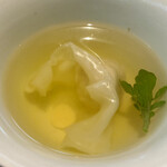 茶禅華 - 雉雲呑湯： 雉の雲呑スープ