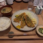 Kojitsu Shokudo Fujitotsuru - アジフライ定食