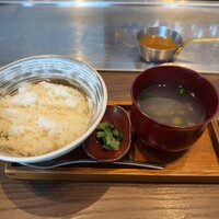 鉄板和食とワイン 萬鉄 - 白米、しじみ汁、カレー 鉄板和食とワイン 萬鉄 - 白米、しじみ汁、カレー