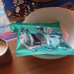 珈琲所コメダ珈琲店 - コーヒーに付く豆菓子