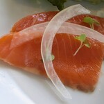 XEX ATAGO GREEN HILLS / Salvatore Cuomo Bros. - スモークサーモンのマリネ　ハーブサラダ　柑橘ドレッシング