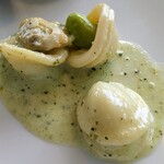 XEX ATAGO GREEN HILLS / Salvatore Cuomo Bros. - アサリと枝豆のクレマジェノベーゼ　オレキエッテ