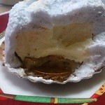 パティスリー モンプリュ - 2014.9　シャルマン内部（この奥に木苺が入っているとのこと）