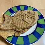 鯛焼本舗 遊示堂 東駅前店 - たい焼き ¥160