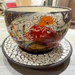 人類みな麺類とエスサワダ - 器の主張が強い
