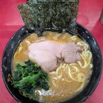 ラーメン 杉田家 千葉祐光店 - ラーメン。　カタメ　　￥900