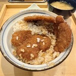 新潟カツ丼 タレカツ - 下からカツ！お見苦しい見栄え