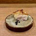 焼鳥 谷口 - もも肉　塩漬け粒胡椒
