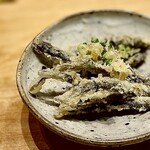 天ぷら もっこす - カリッと揚がった天然どじょうは葱塩胡椒で味付けされています。どじょうってこんなに美味しいんだ(ﾉ◕ヮ◕)ﾉ*.✧