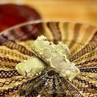 天ぷら もっこす - 紫アスパラ（群馬）根本はフレッシュで瑞々しくレア感がたまらない。塩胡椒が合います。