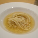 澤田 - シンプルに冷たいラーメン。スッポンと鴨の出汁にいりこ出汁も加えて、これはもう極楽。