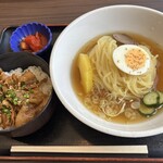 岩手山サービスエリア(上り線) スナックコーナー - 盛岡冷麺とミニ佐助豚みそ焼き丼のセット