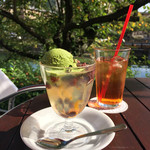 カフェ ド ゴマルゴ - 宇治川(抹茶アイスのみつ豆)とマンゴー紅茶