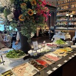 ロウリーズ・ザ・プライムリブ - サラダバー　メイン系