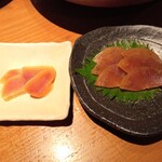 魚菜酒処 行辺 - サワラ卵のからすみ風、奈良漬け