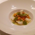 エクアトゥール - ＜前菜１＞モンサンミッシエルのムール貝、白イカ、バフンウニ、イクラ添え