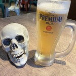 TEXMEX FACTORY - スカルがテーブルの上にある〜