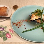 シーズンズレストラン 壱之壱 - 器が温かい。スズキの香草蒸し。下に敷かれたブイヨン炊きのクスクスと合う〜。ピンクペッパー効いてるぅ〜。メインは洋食（3種）と和食（2種）ですが、洋食がオススメかな。