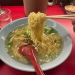 南海飯店 - ネギラーメンの麺