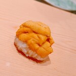 鮨 めい乃 - 萩の赤ウニ。美し過ぎる山吹色、グフッヾ(≧▽≦)ﾉ