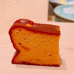 鮨 めい乃 - フルーツケーキのような玉子。中には宮崎産のマンゴーが・・・