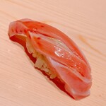 鮨 めい乃 - 大トロ。蛇腹部位ですね