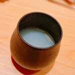 鮨 めい乃 - 蜆汁。これは胃が落ち着く