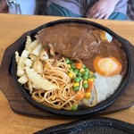 キッチン欧味 - ハンバーグが小さく見えました(苦笑)