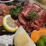 和牛焼肉ジュウジュ - 料理写真:ロース、カルビ