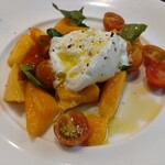 ピッツェリア ファッブリカ 1090 - マンゴーとブラータチーズ